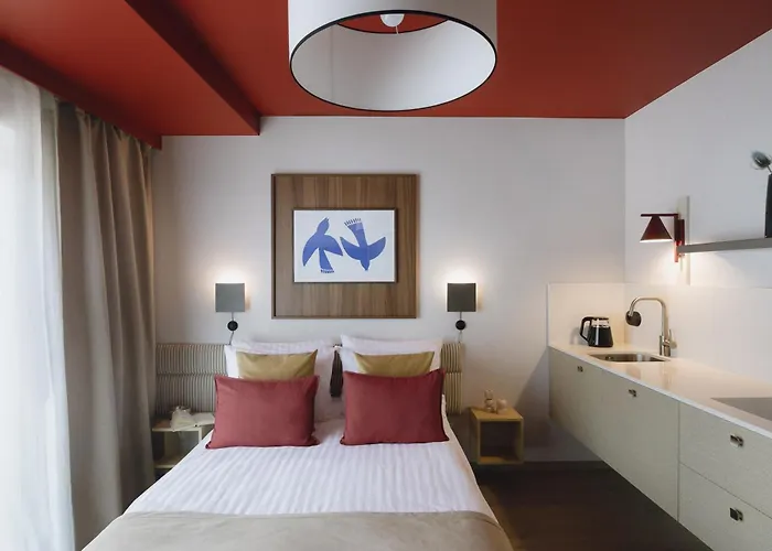 アパート Ironique By Mb