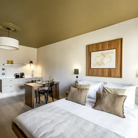Ironique Apartment