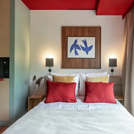 Ironique Apartment