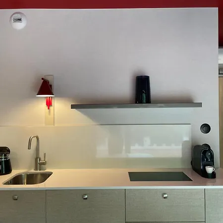 Ironique Apartment *