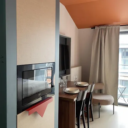 Apartment Ironique