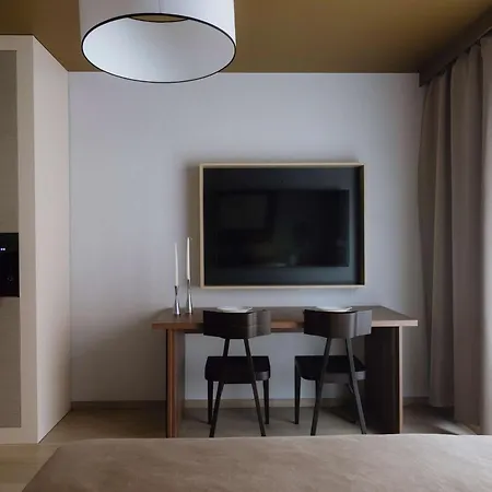 Ironique Apartment *