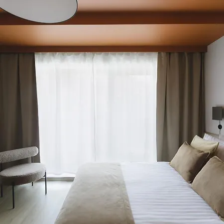 Ironique Apartment