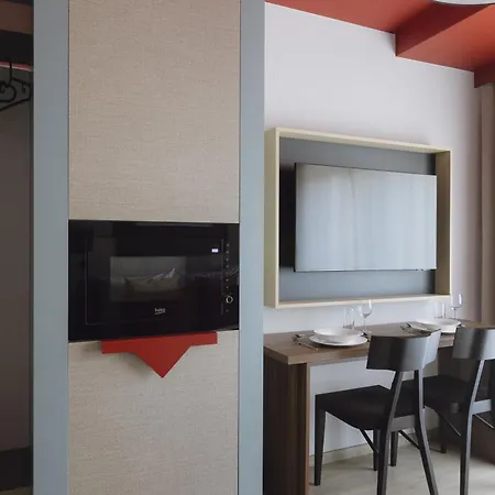 Ironique By Mb Apartment