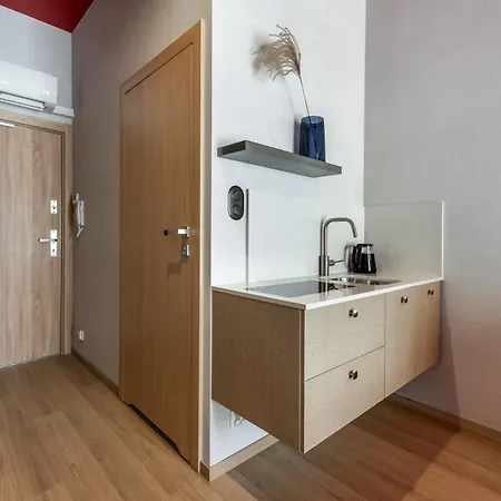 Ironique Apartment *