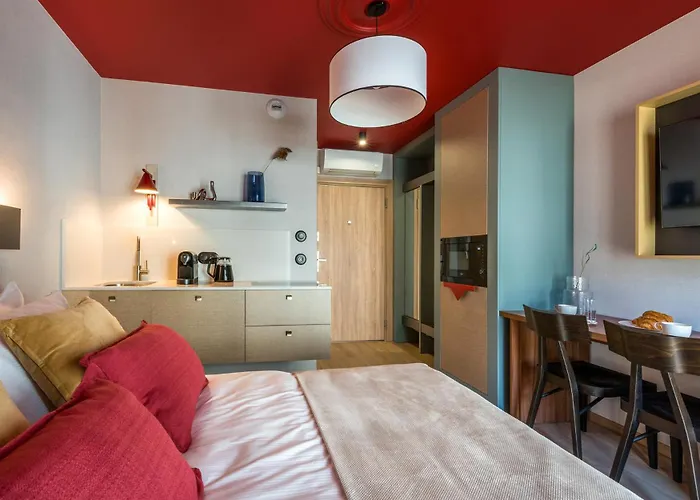 Ironique By Mb Apartment